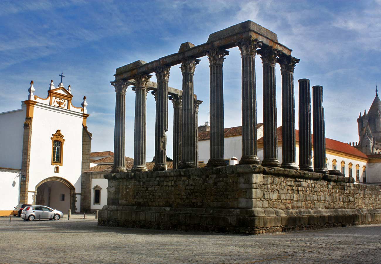 Templo Romano Evora Roman temple