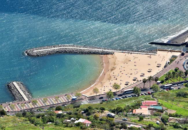 Madeira beach Paira de Machico