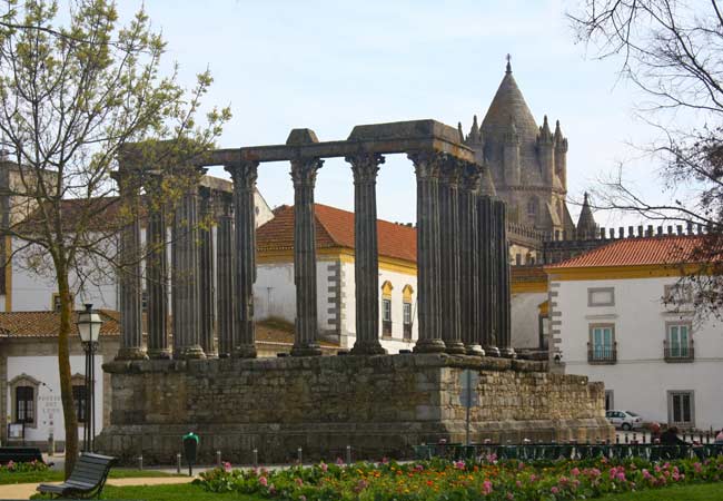 Templo Romano Evora Roman temple