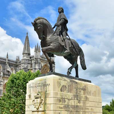 Batalha statua Nuno Álvares Pereir