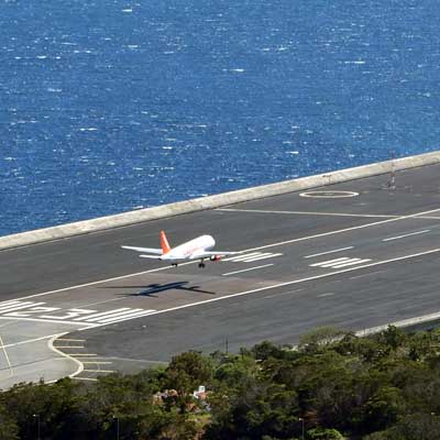 madeira airport runway